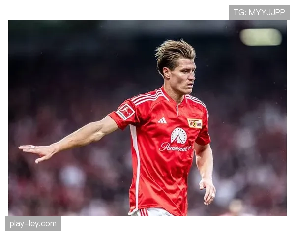 柏林联合训练基地开放日，媒体观察球队重点演练定位球进攻后的防守落位