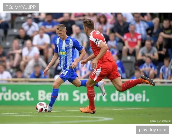 暖心一幕：海登海姆进球后全队指向看台罹患重病的小球迷